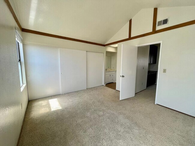 Building Photo - 7573 Flower Meadow Dr