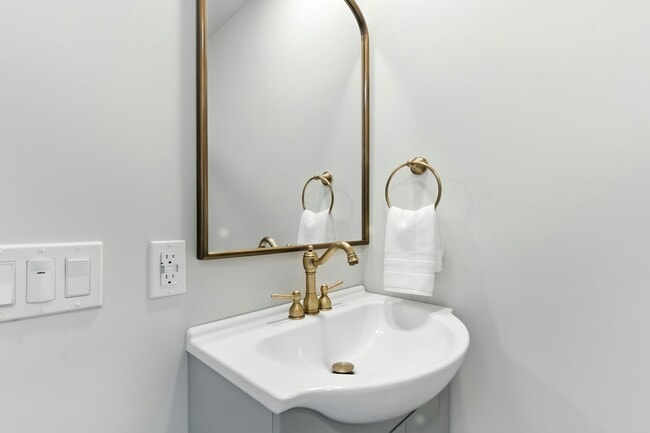 Building Photo - 5020 Golden Gate Ave