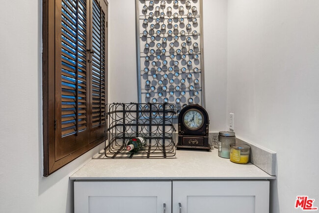 Building Photo - 5215 Balboa Blvd