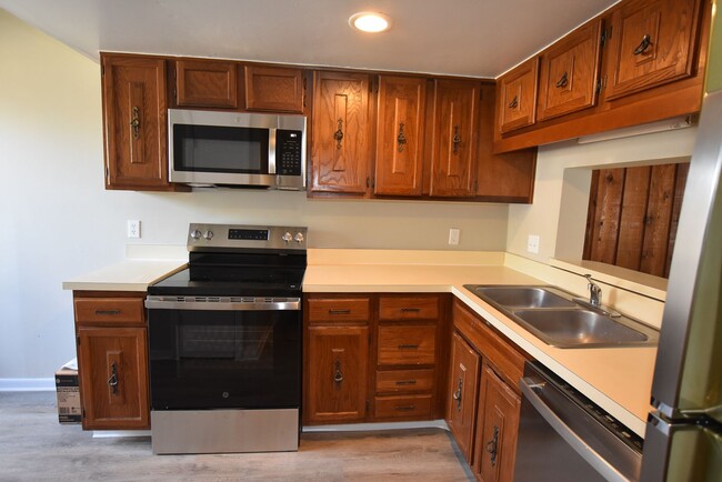 Building Photo - 5407 Pine Creek Dr