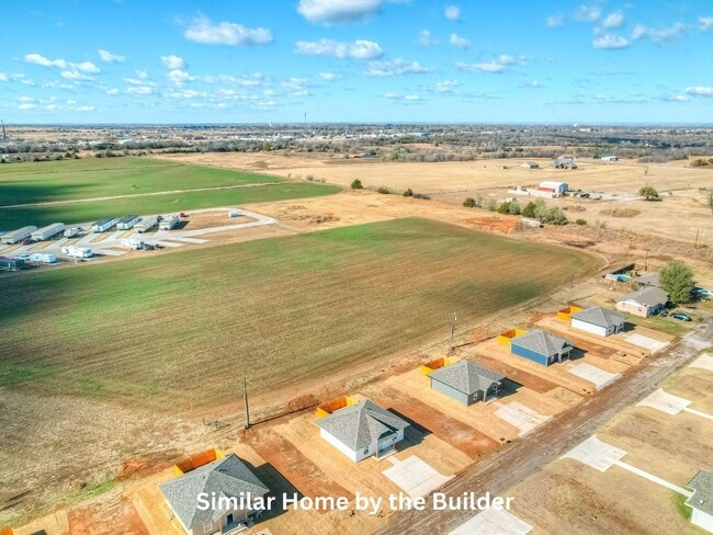 Building Photo - Modern 2-Bed, 2-Bath Rental Home in Chickasha, OK