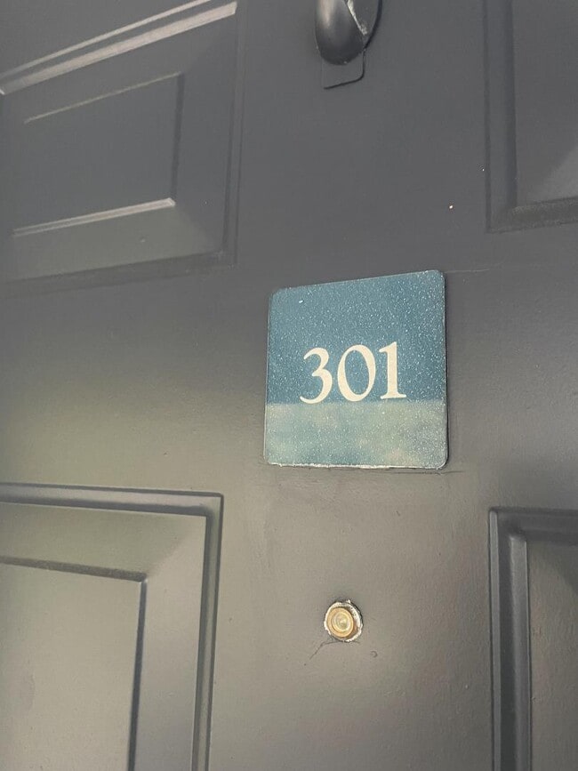 Primary Photo - 3160 Adams Ave