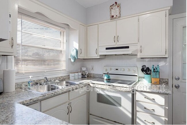 Building Photo - 4201 Searcy St