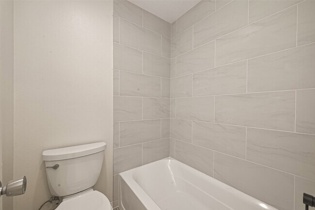 Building Photo - 9118 Wilcrest Dr