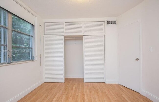 Building Photo - 9455 Bay Harbor Terrace