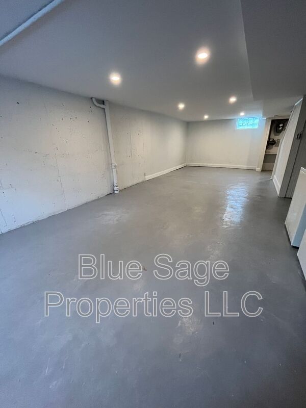 Building Photo - 337 N Bishop Ave