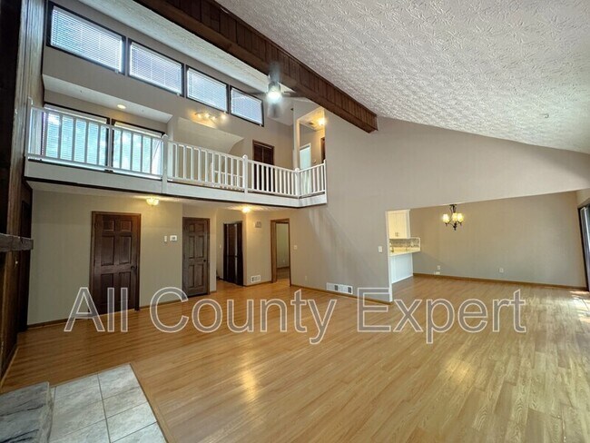 Building Photo - 1302 Colony Dr