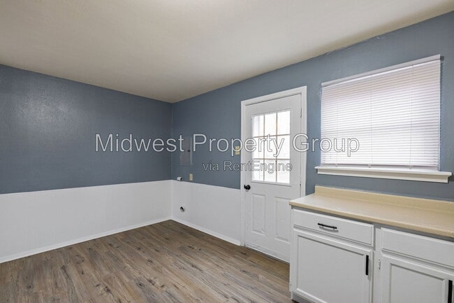 Building Photo - 1432 E Pitman Ave