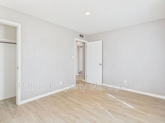 Building Photo - 3010 Westhaven Dr