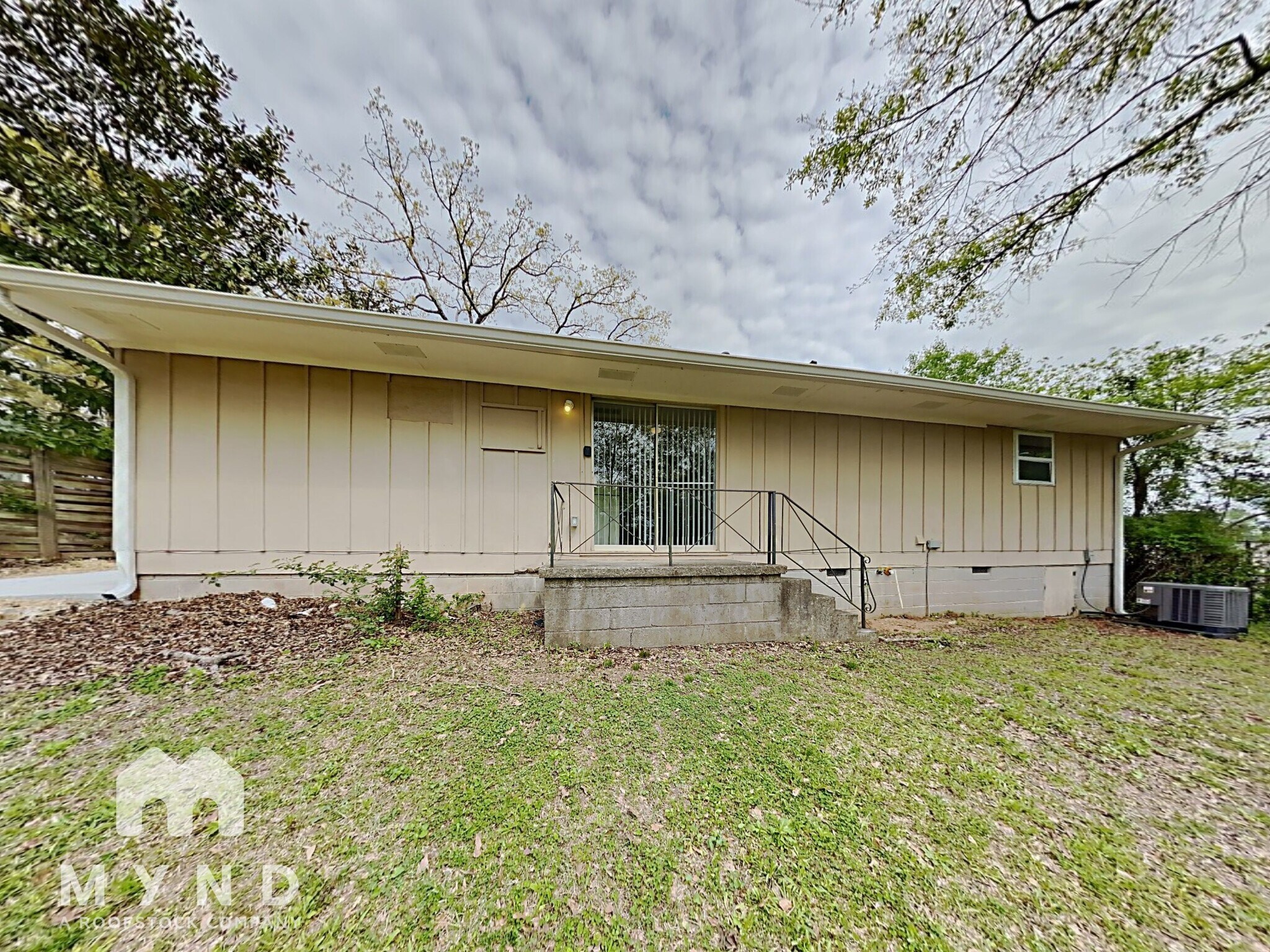 Building Photo - 4167 Sweetbriar Ln