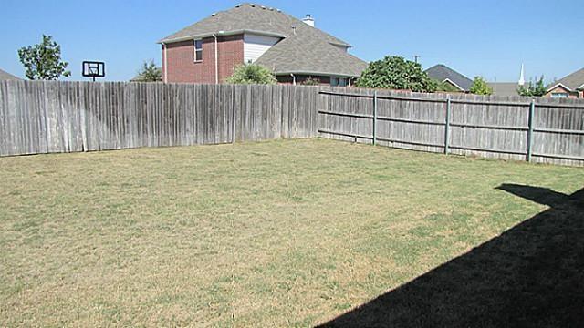 Building Photo - 2009 Fawn Dr