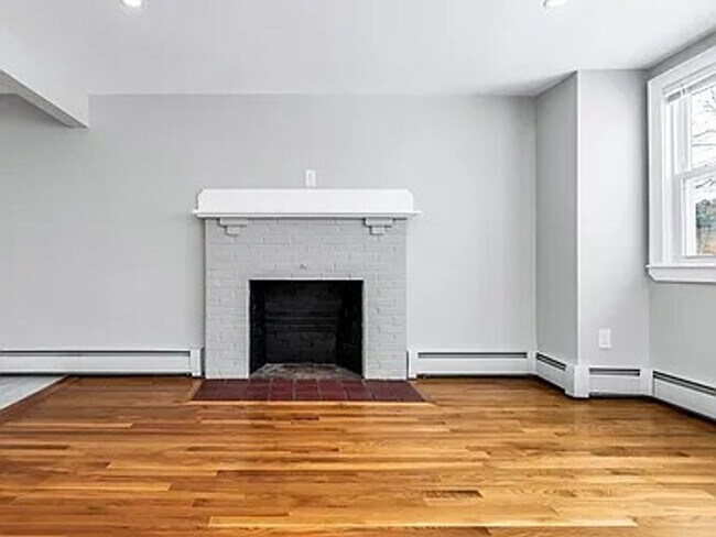 Building Photo - Beautifully Renovated 3-Bedroom Home in Woburn – $3,650.00/mo
