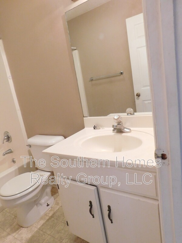 Building Photo - 204 Arrants Rd