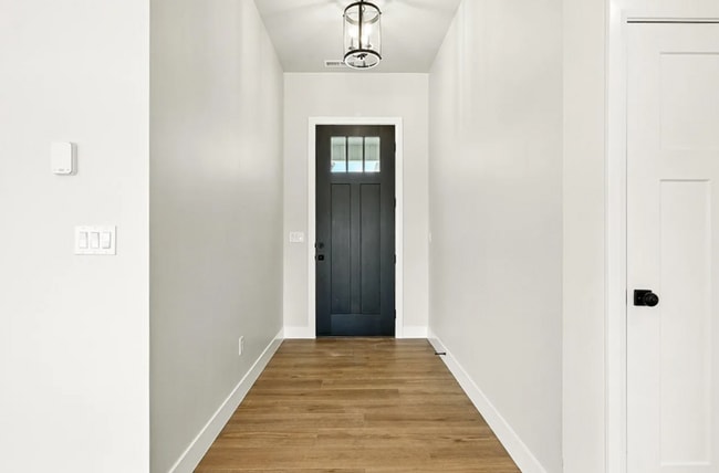 Building Photo - 1130 4240 N