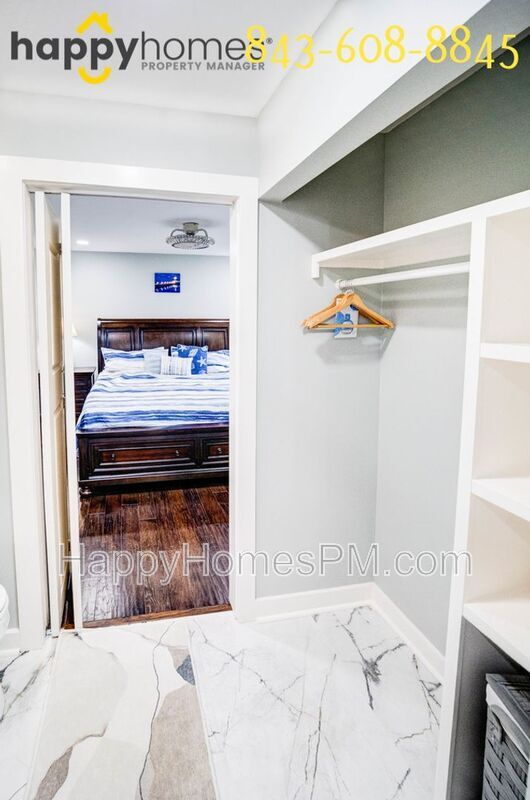 Building Photo - 2011 N Hwy 17