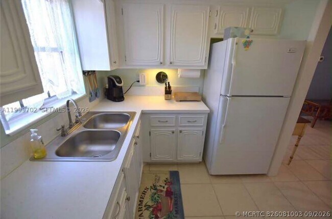 Building Photo - 2672 Emory Dr W