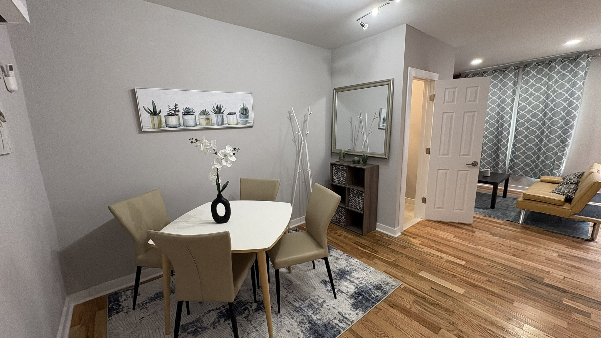 Building Photo - 1635 Lecount St