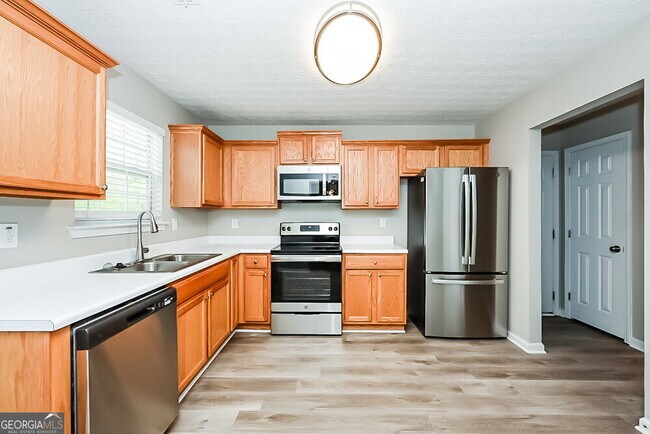 Building Photo - 896 Madison Ct
