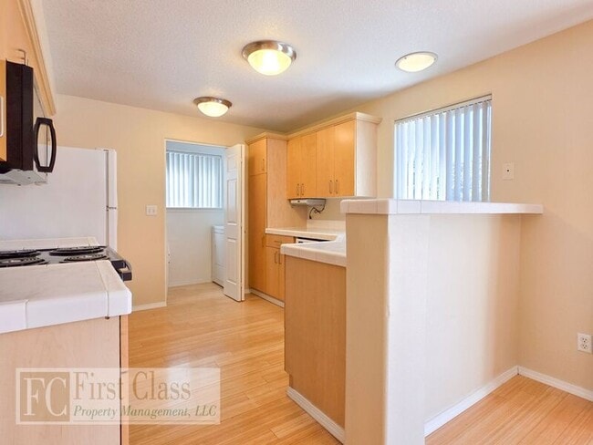 Building Photo - 503 SW 207th Ave