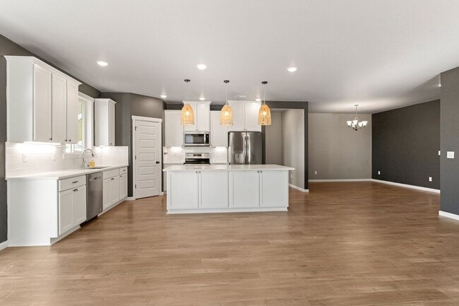 Building Photo - For Rent – Beautiful 3 Bedroom, 2 Bathroom...