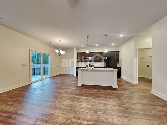 Building Photo - 1830 Produce Ln