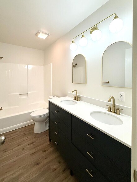 Building Photo - 6386-6386 Shelton Ct