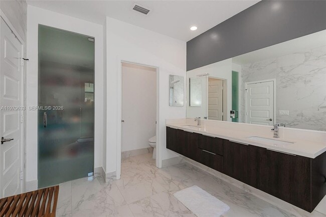 Building Photo - 7902 NW 105th Ct