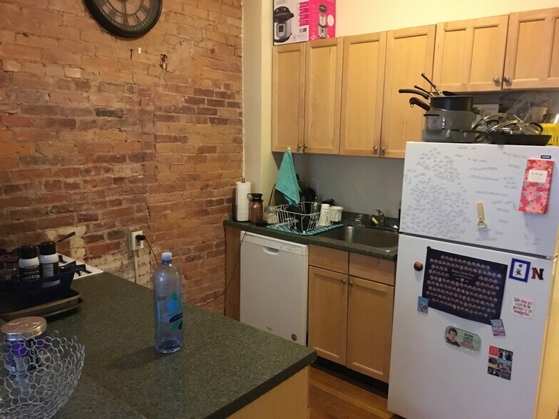 Building Photo - 8 Symphony Rd