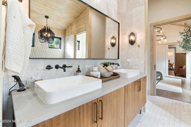 Building Photo - 4096 Ponte Vedra Blvd