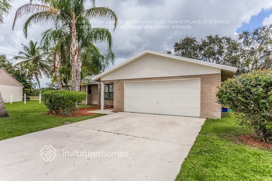 Building Photo - 1040 Grandview Cir