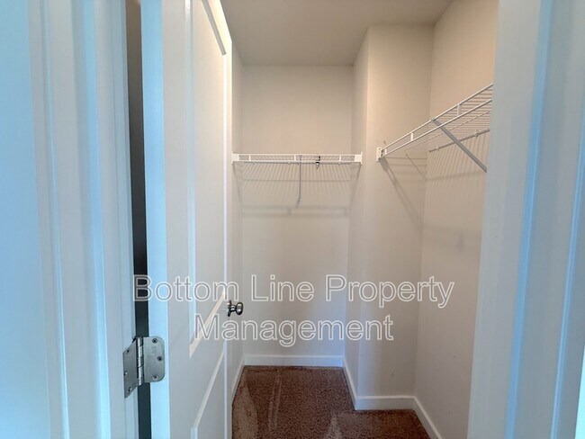 Building Photo - 706 Anglin Forest Way