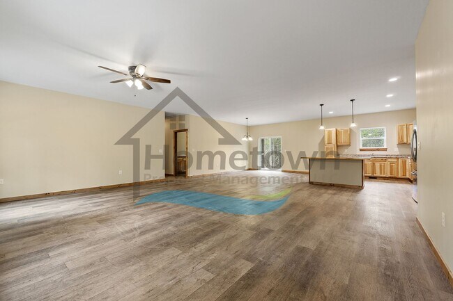 Building Photo - 4-Bedroom 2-Bathroom Home with Attached 2-Car Garage Available in Blanchard!