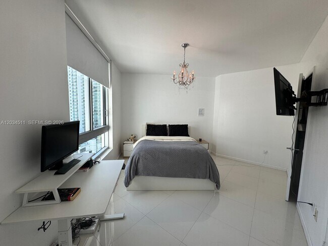 Building Photo - 350 S Miami Ave