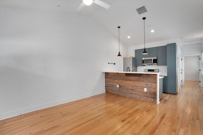 Building Photo - 4004 Avenue C