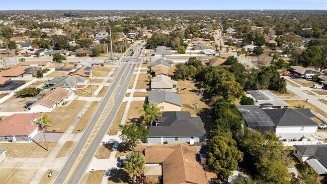 Building Photo - 1227 Tivoli Dr
