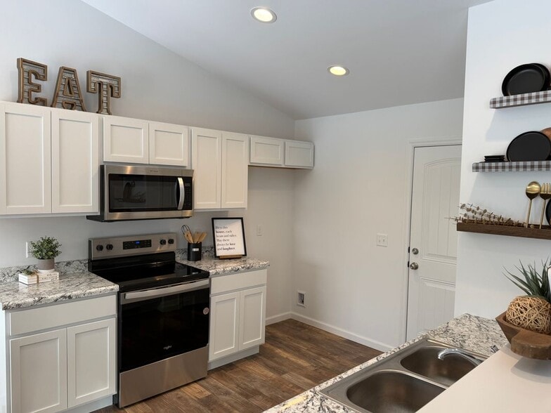 Building Photo - 172 Bombadill Blvd