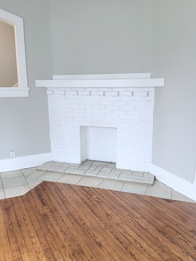 Building Photo - 564 Shroyer Rd