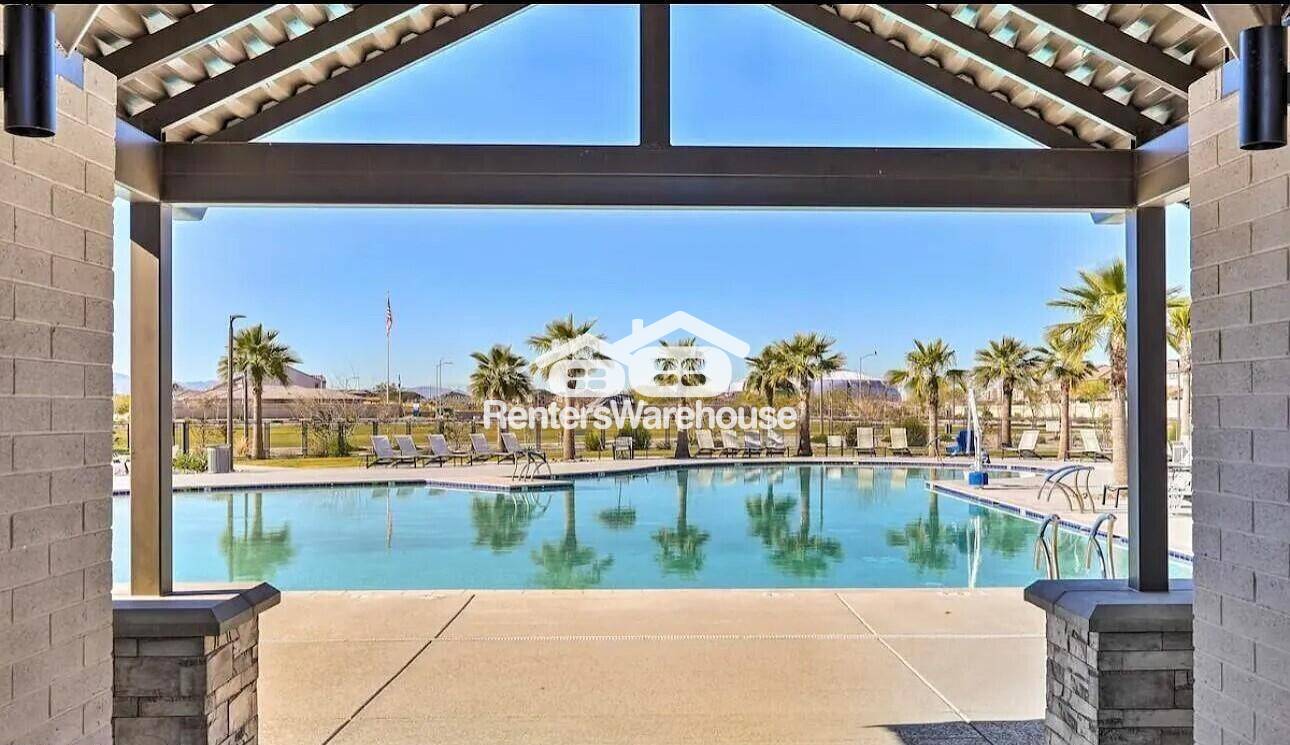 Building Photo - 8956 W Solano Dr