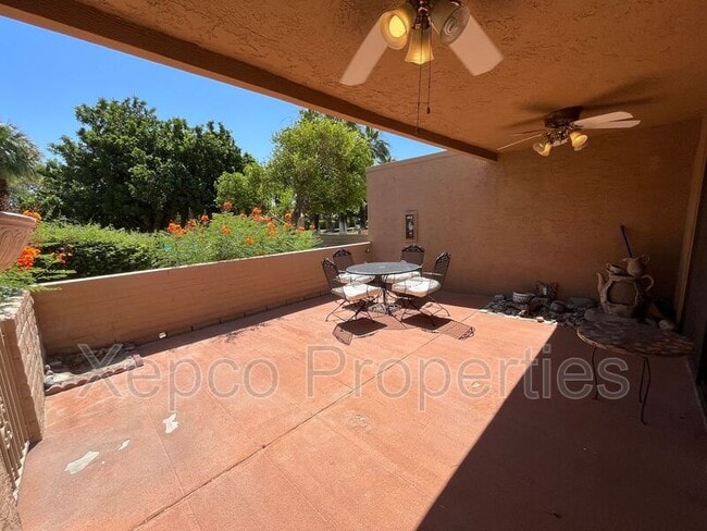 Building Photo - 2571 N Whitewater Club Dr