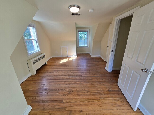 Building Photo - 3523 Chapel Dr