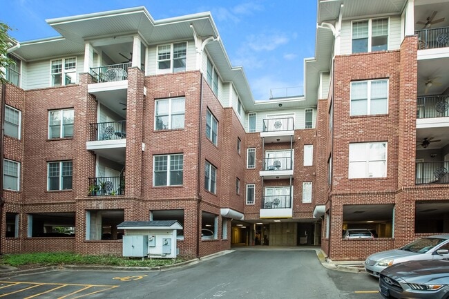 Building Photo - Live in the Heart of Historic Dilworth – W...