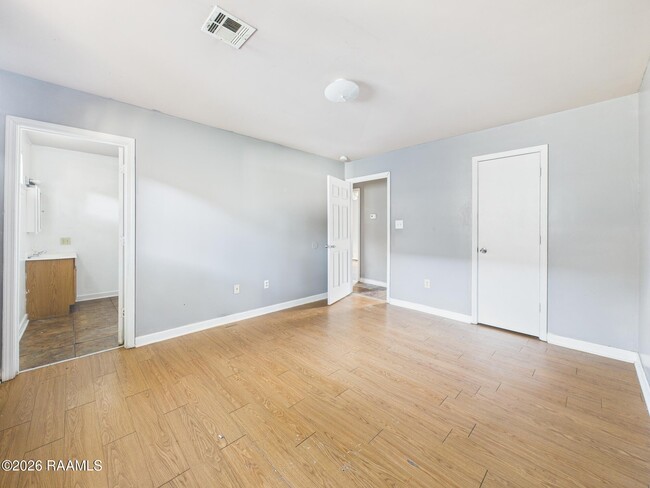 Building Photo - 611 Walker Rd