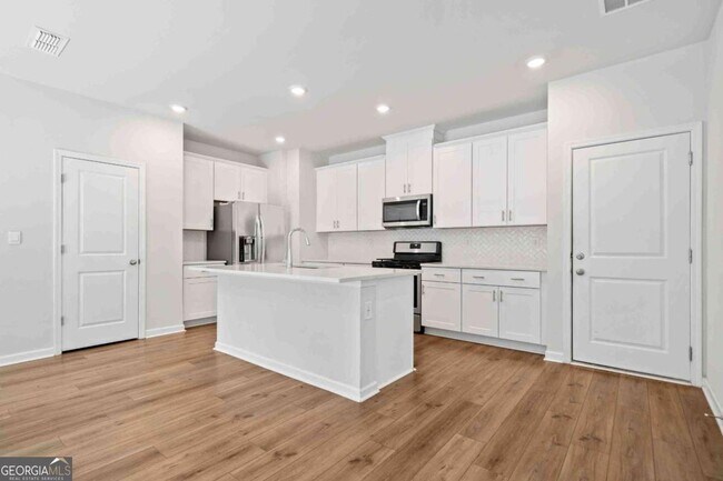 Building Photo - 279 Wells Cir