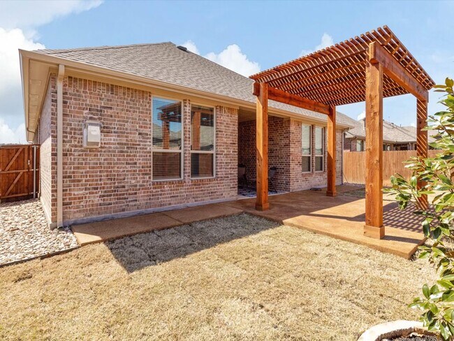 Building Photo - 14912 Belclaire Ave