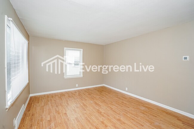 Building Photo - 5055 N 24th St