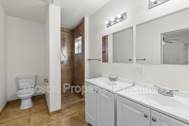 Building Photo - 227 E Waverly St