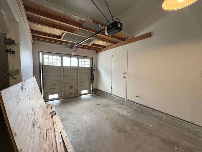 Building Photo - 229 Bryant St