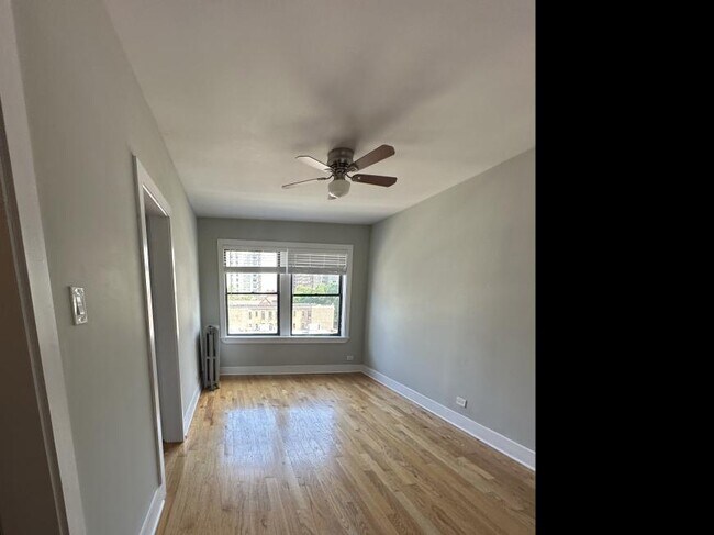 Building Photo - 0 bedroom in Chicago IL 60610