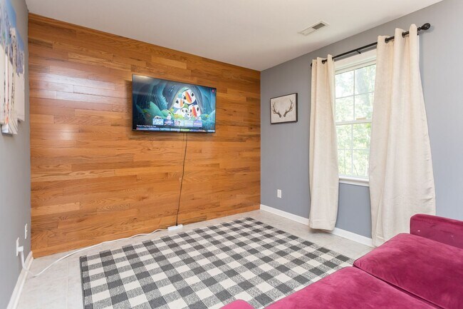 Building Photo - 3 Bedroom Home in Massanutten!!!
