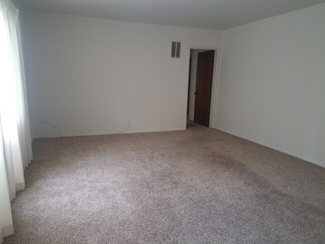 Building Photo - 121 Paseo De La Concha